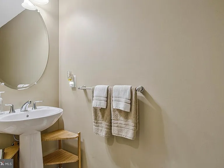 10805 Lariat Way — Photo 36