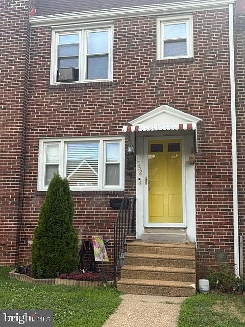 1st image of 1552 Clayton Rd