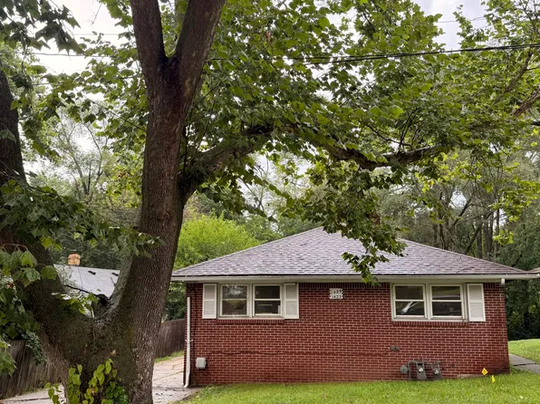 1425 Arthur Ave #2, Rockford, IL 61101