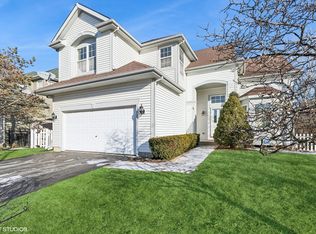 363 Wagonwood Rd, Round Lake, IL 60073