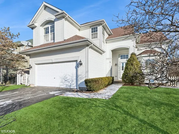 363 Wagonwood Rd, Round Lake, IL 60073