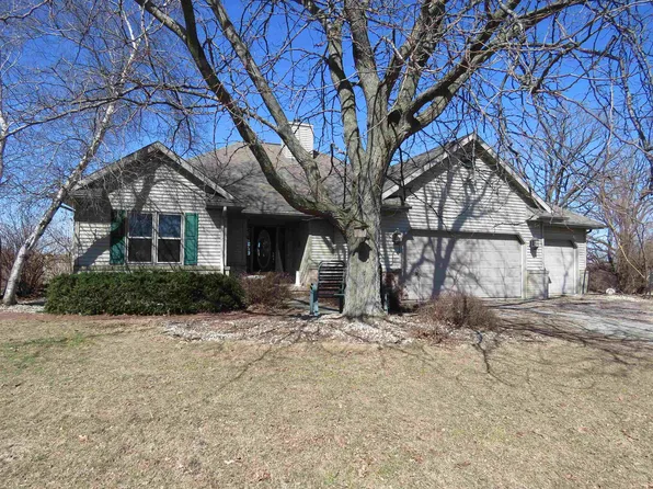 W8596 Mulberry Rd, Fox Lake, WI 53933