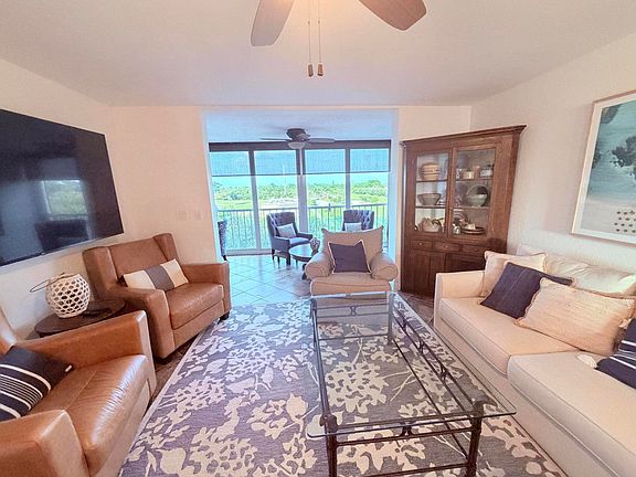 3rd image of 4550 NW 18th Avenue #503