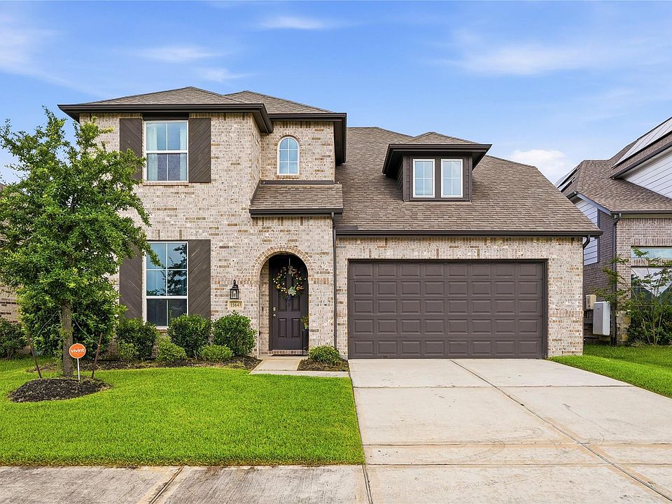 1st image of 15647 Roscobie Park Dr