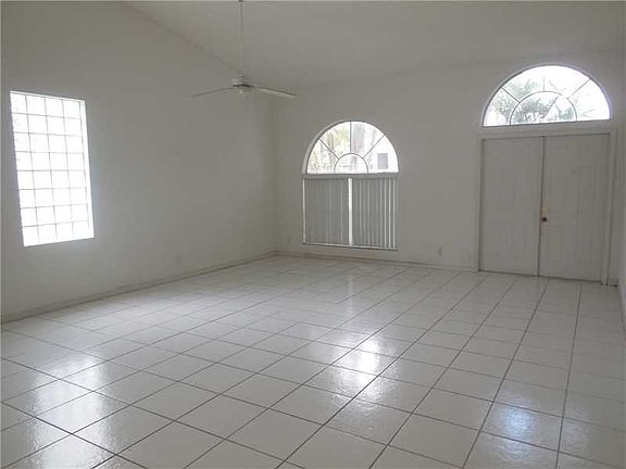 5th image of 5914 NW 74th St