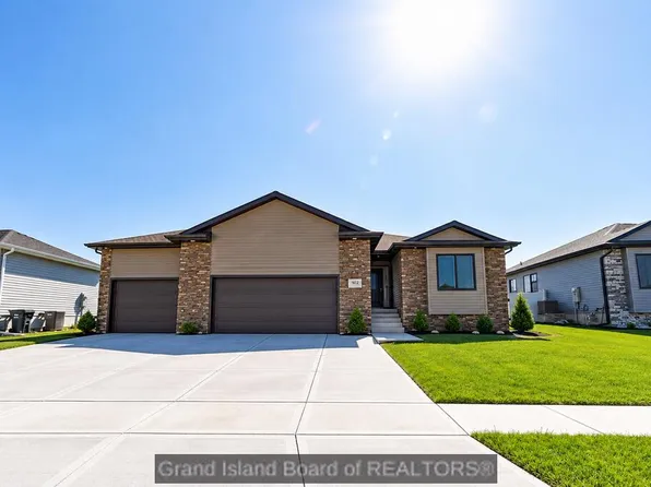 1647 Stonewood Ave, Grand Island, NE 68803
