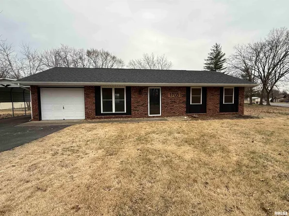 1705 E Pickett Ln, Marion, IL 62959