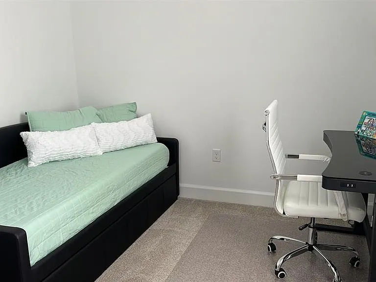 2252 Celebration Blvd — Photo 28