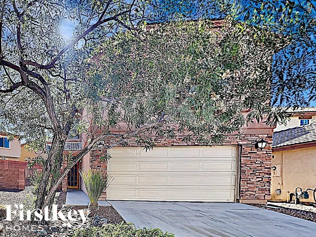 3 bed, 2.5 bath, 1635 sqft, $2,500 — Photo 1