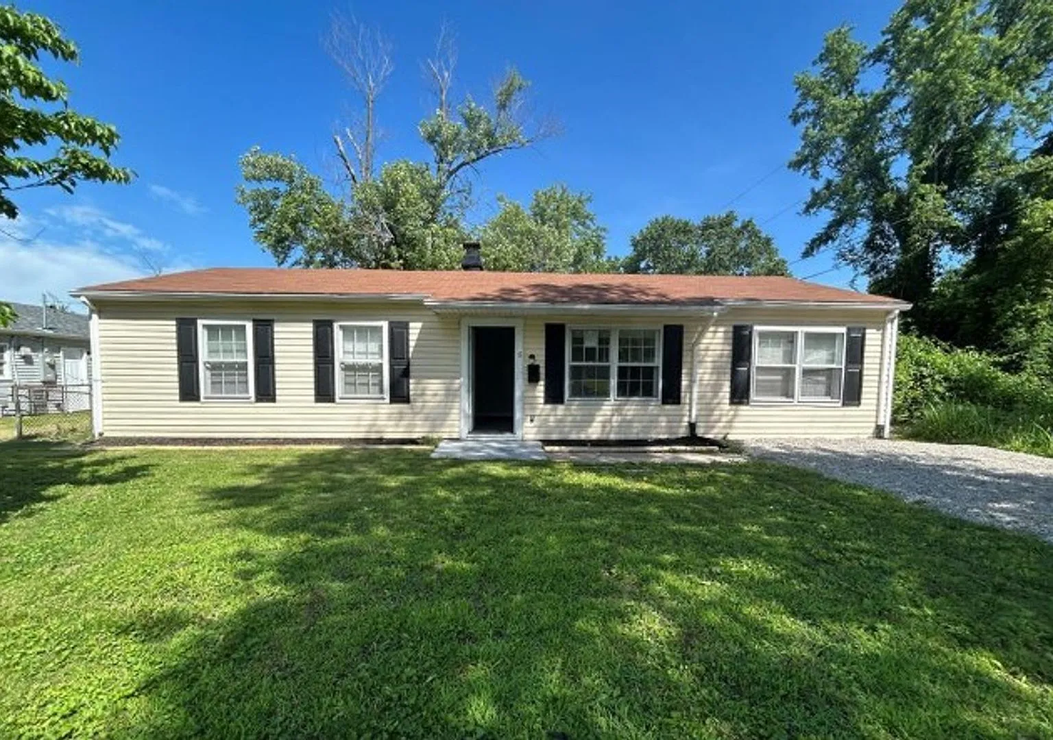 For Lease — Photo 1