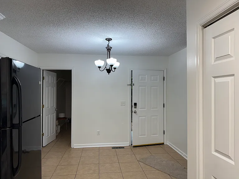 106 Lindsey Ct NE — Photo 11
