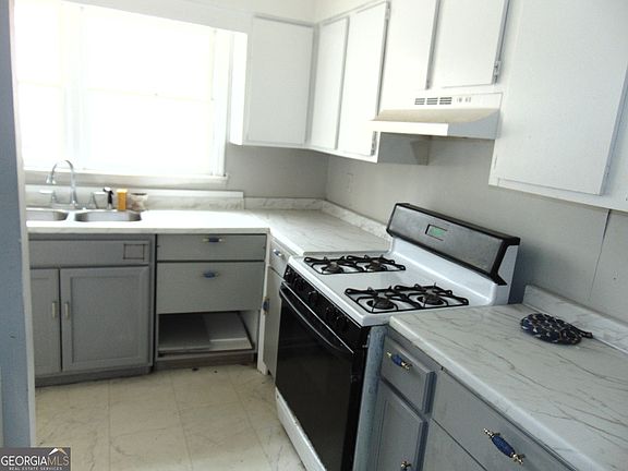 5th image of 3695 Church St