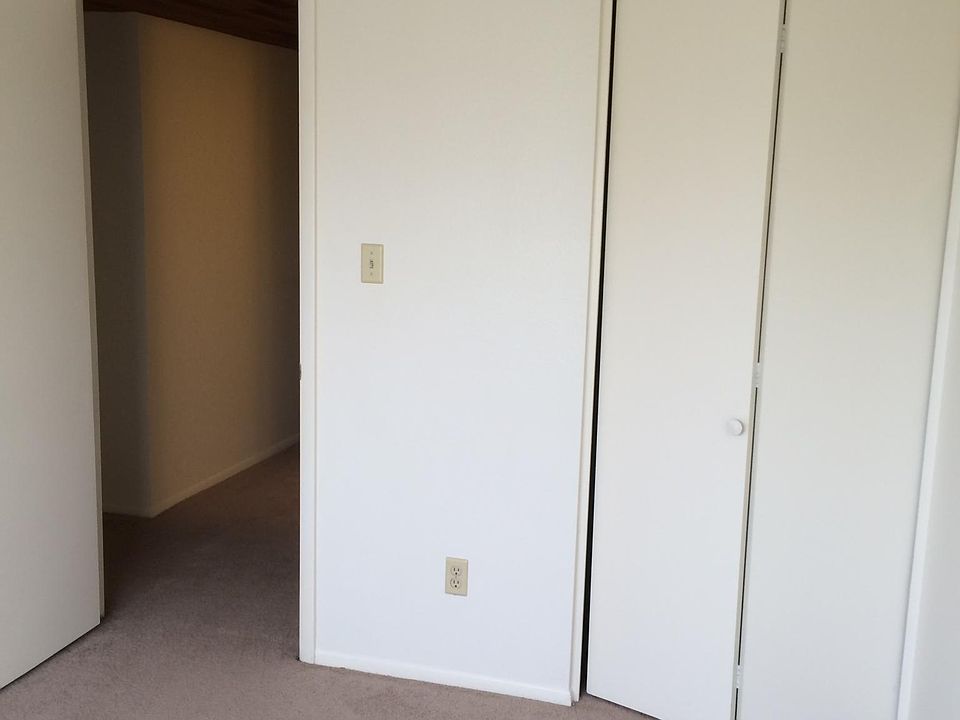 1st image of 960 E Diamond Dr