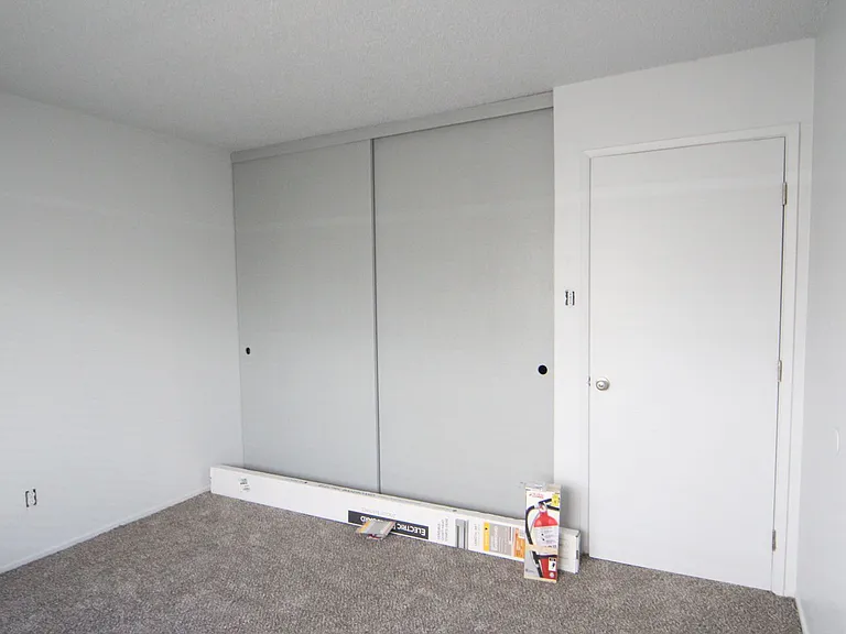 945 Harold Dr #10 — Photo 4