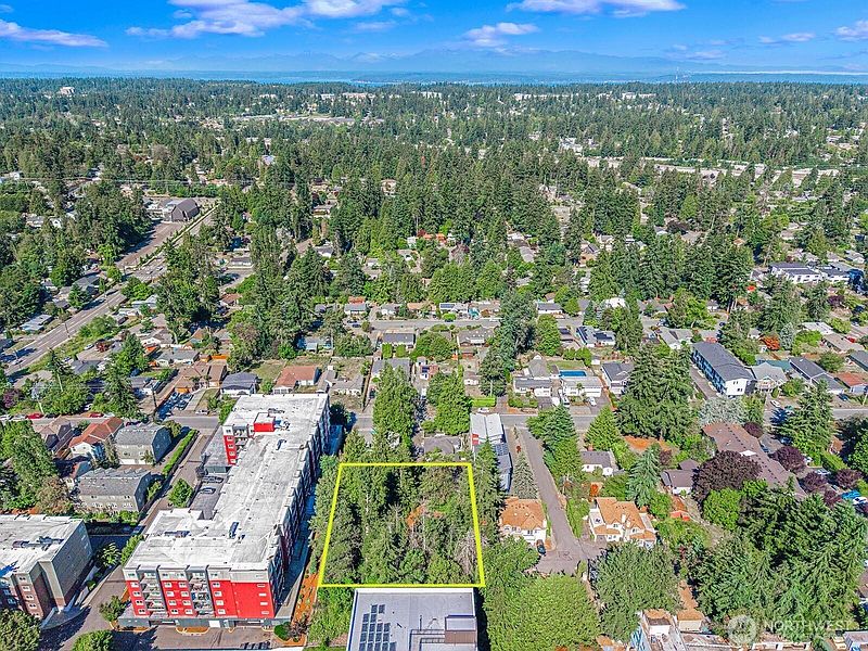5th image of 17552 12th Avenue NE