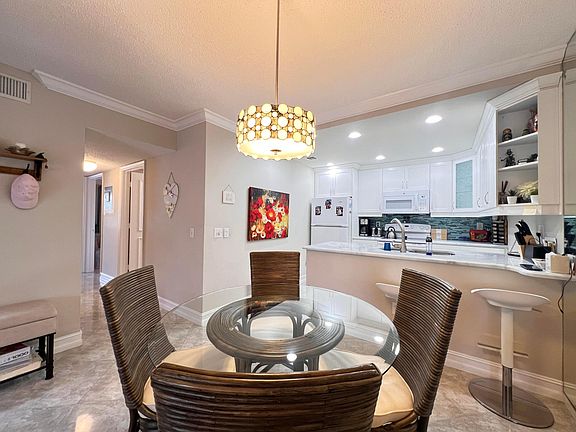 4th image of 122 Waterside Drive #122