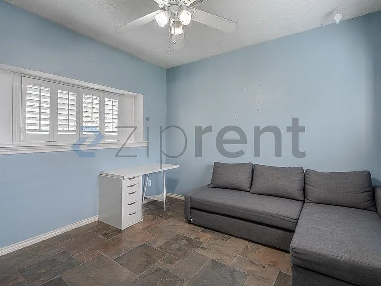 7934 Round Rock Dr — Photo 16