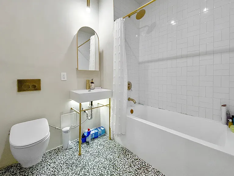303 Bedford Ave #2 — Photo 6