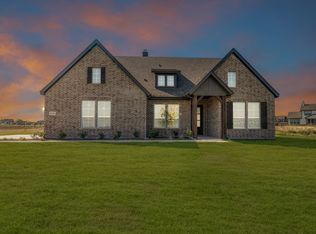 104 Steppes Ct, Decatur, TX 76234