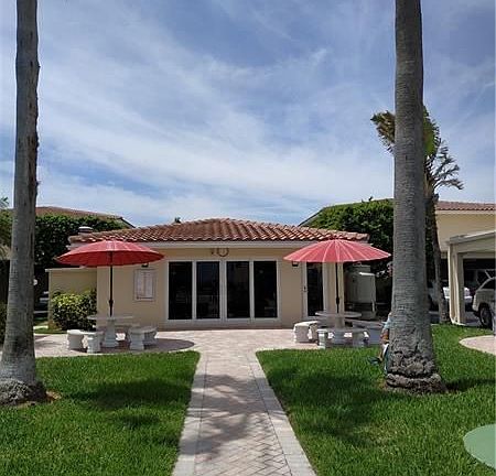 4th image of 5450 N Ocean Blvd #25