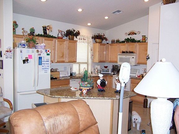 4th image of 17667 W Arcadia Dr