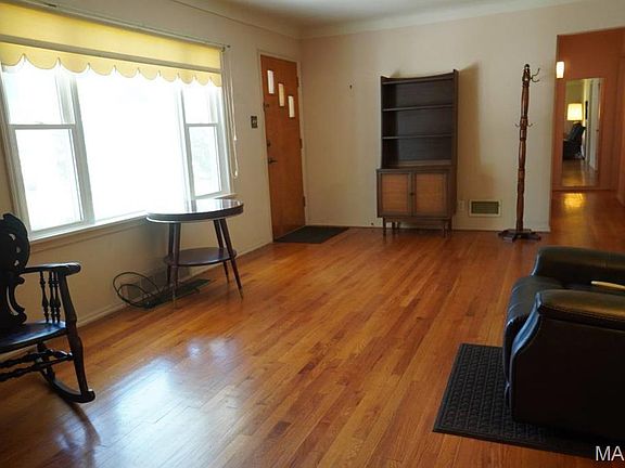 3rd image of 2209 Manley Ave