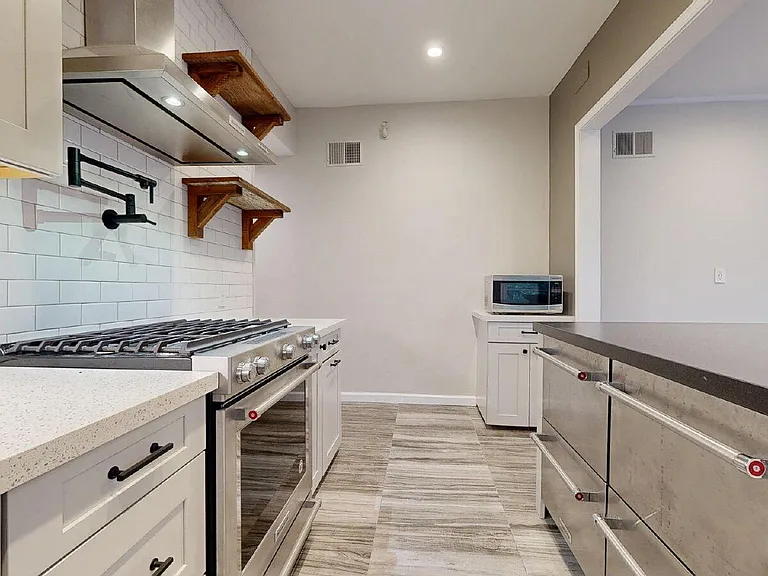 2839 Pierce St — Photo 8
