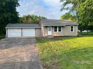 4246 Hononegah Rd, Roscoe, IL 61073