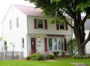 2407 S 61st St, West Allis, WI 53219