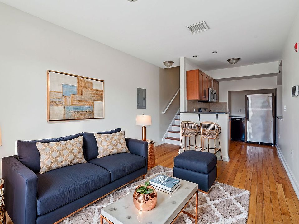 1st image of 3002 W Girard Ave