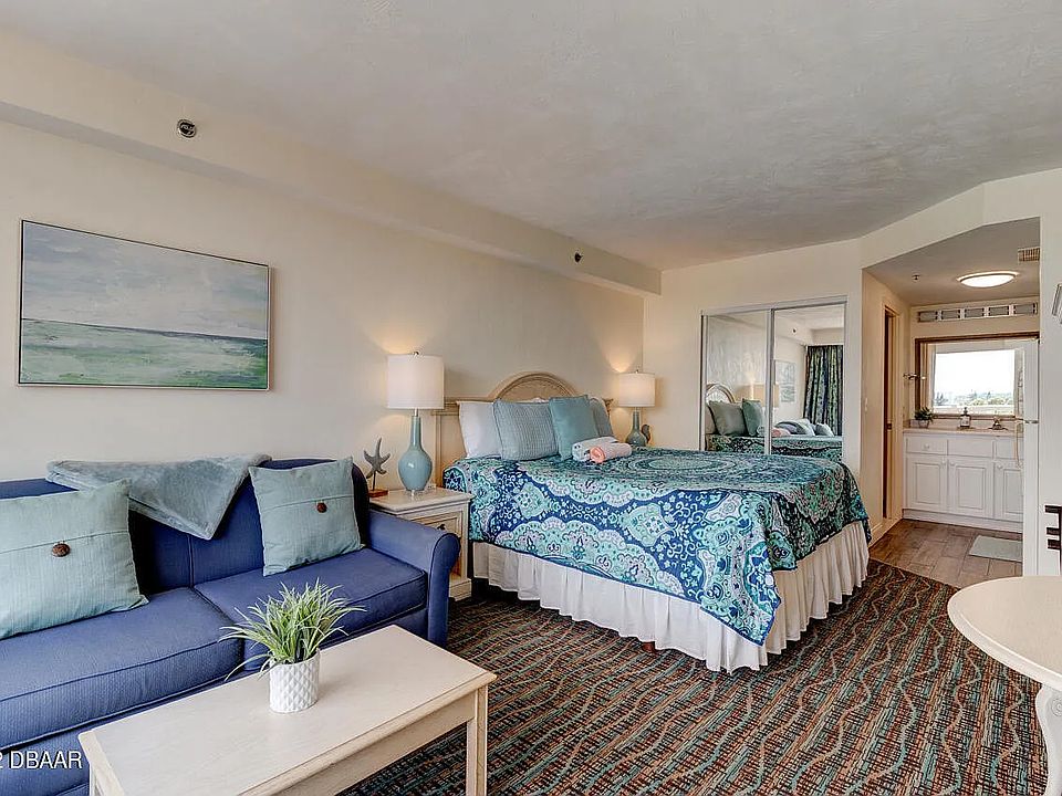 King size bed and full size pull-out sofa bed.