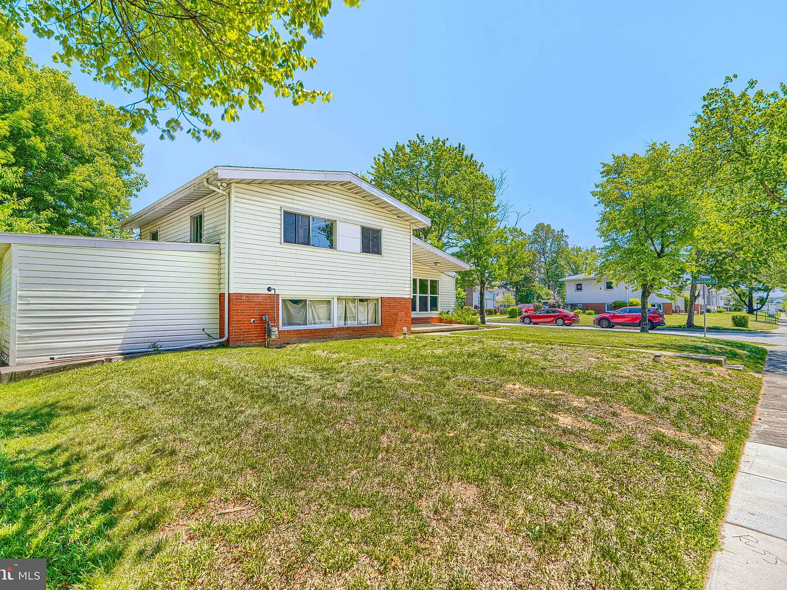 3 bed, 1.5 bath, 1717 sqft, $3,000 — Photo 3