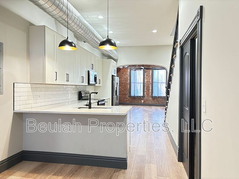 1st image of 1836-1838 S 10th St