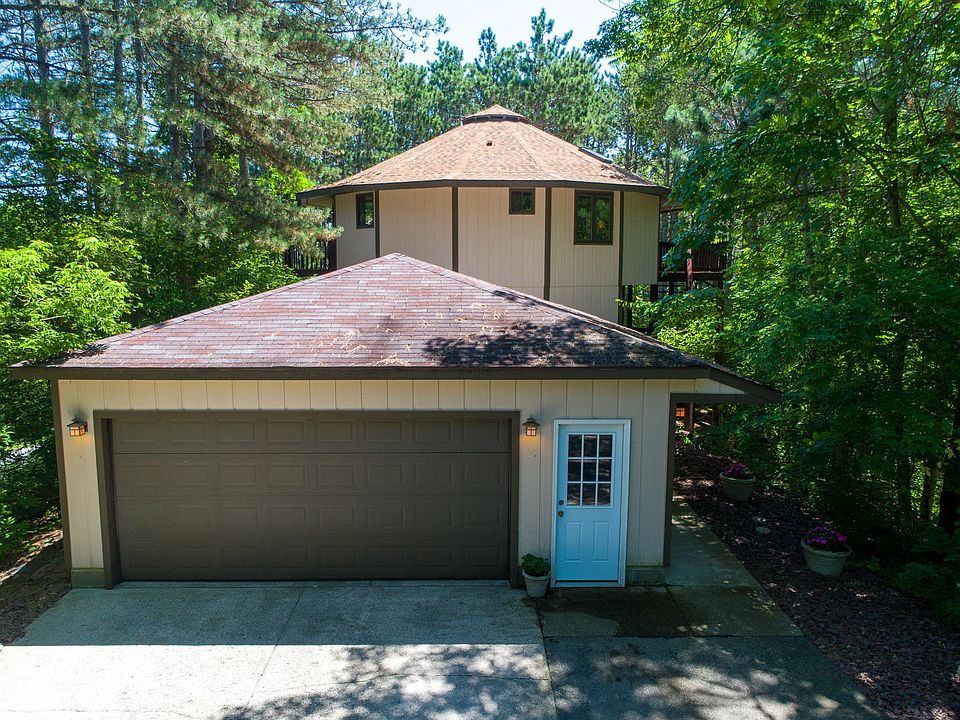 1st image of 2712 Rockhill Dr NE