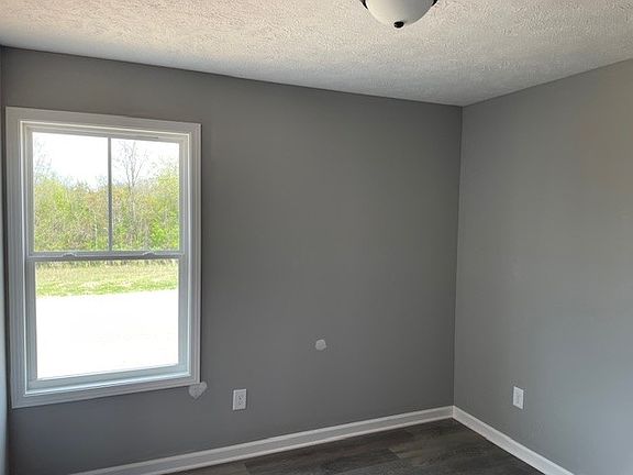 5th image of 130 Pleasant Ln