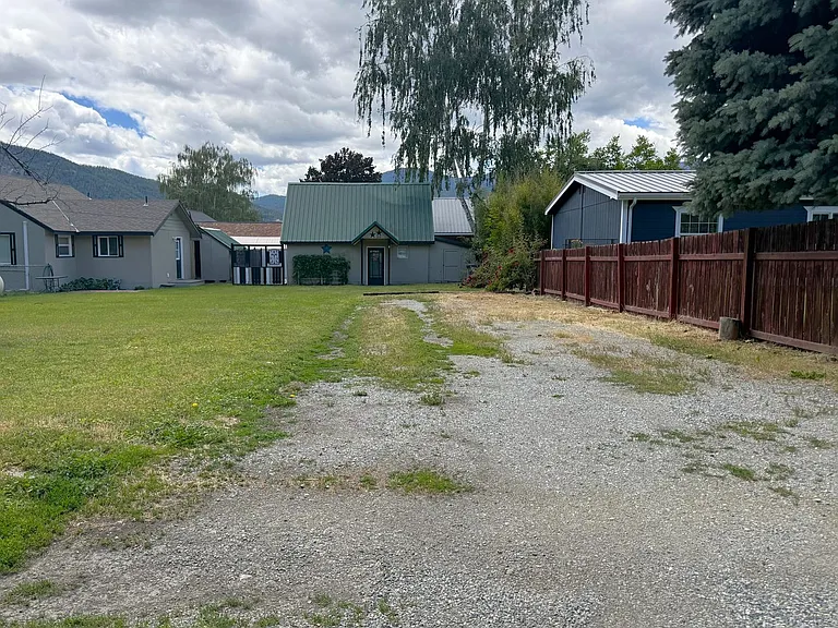 165 McFadden Dr — Photo 2