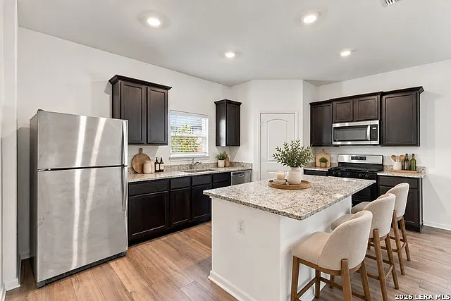 4 bed, 2.5 bath, 1871 sqft, $1,645 — Photo 3