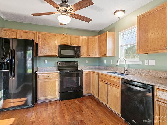 3rd image of 3303 Blue Goose Ct