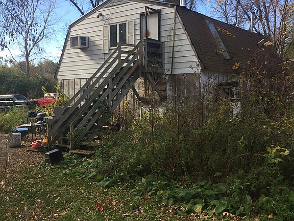 Wood stove,shower no tub