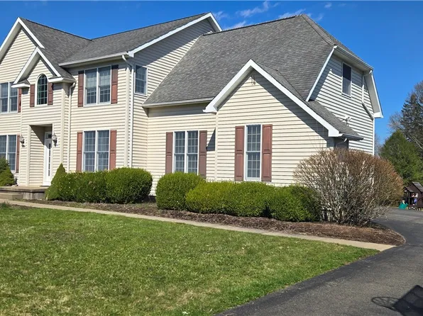 14 Turnberry Rd, Horseheads, NY 14845