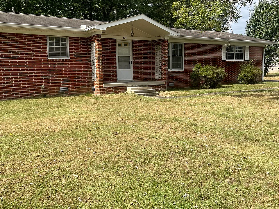 305 Stone Blvd