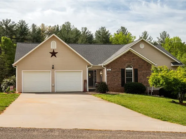 611 Briar Creek Drive, North Wilkesboro, NC 28659