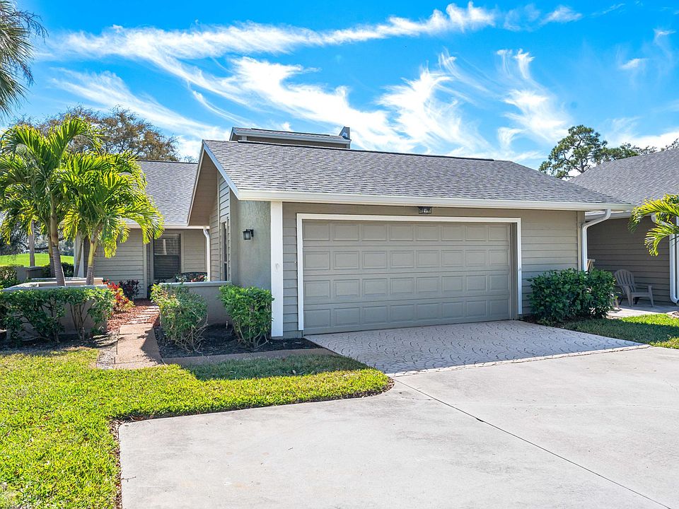 Large 2 car garage with additional parking space