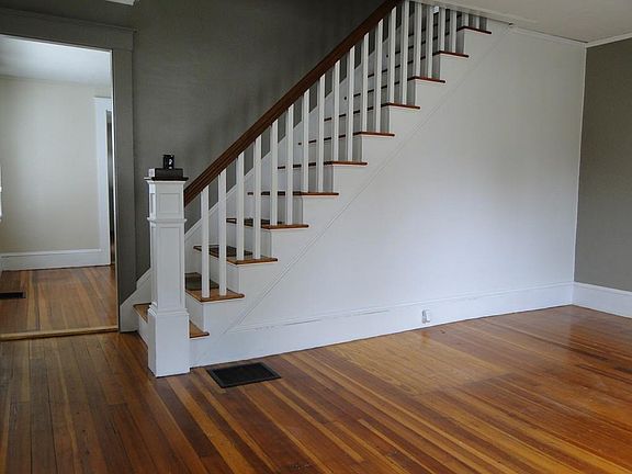 4th image of 10 Greenwood St #10