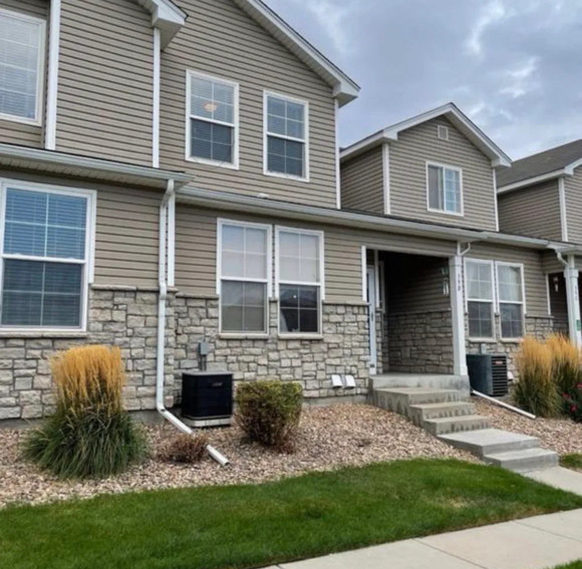 2 bed, 1329 sqft, $2,200 — Photo 2