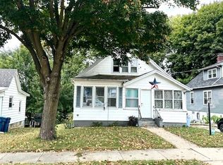 511 Crawford Ave, Dixon, IL 61021