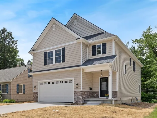362 Oakmoor Rd, Bay Village, OH 44140