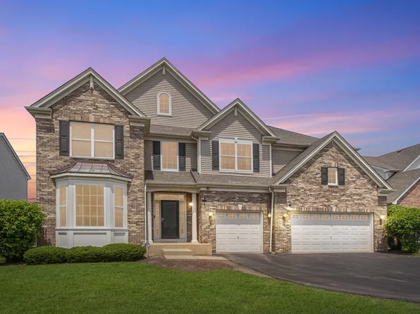 5864 Betty Gloyd Dr, Hoffman Estates, IL 60192