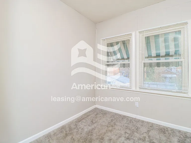 1143733_009_main_bedroom_14215441.jpg