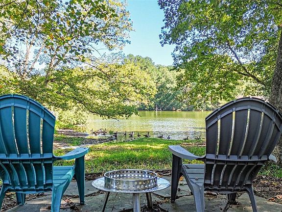 5th image of 120 Lakepoint Ct